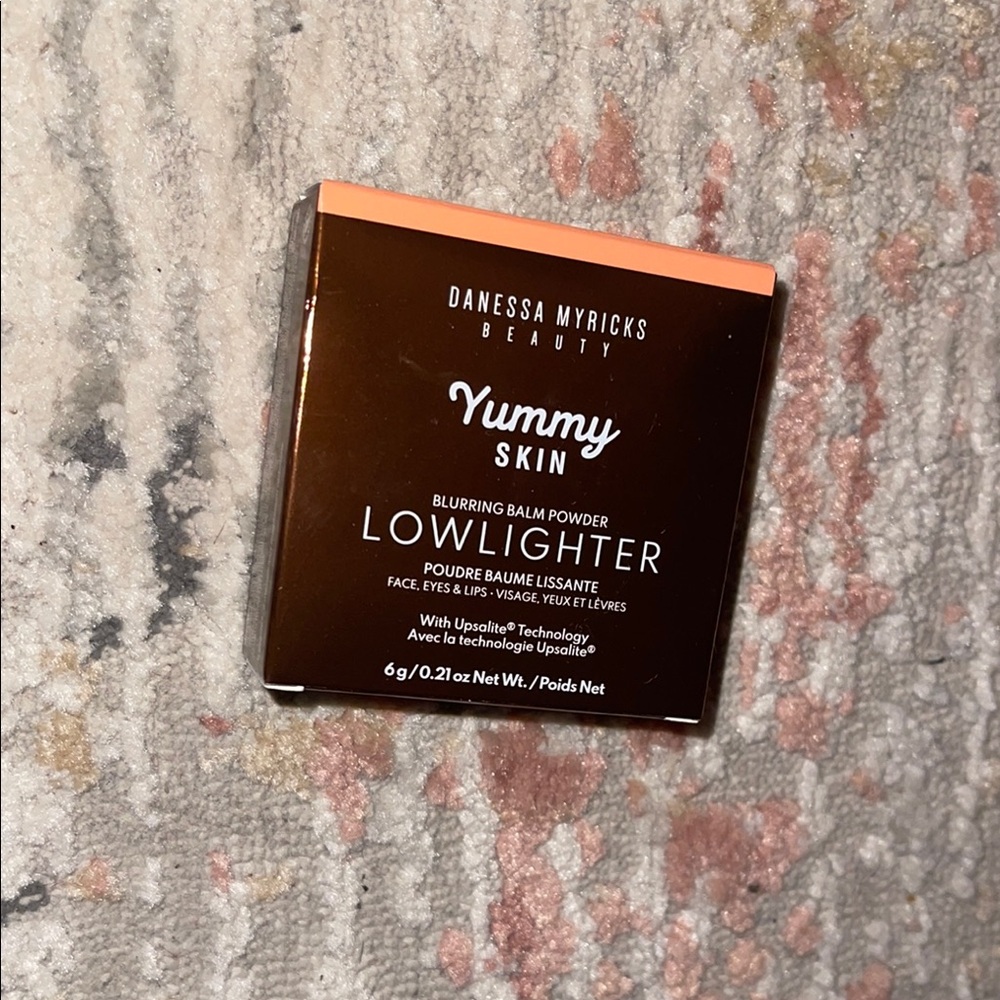 Danessa Myricks Beauty Yummy Skin Blurring Balm Powder - Brown